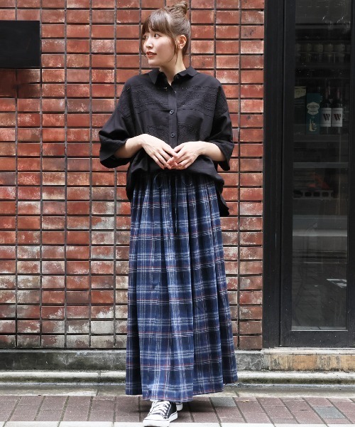 チチカカ（チチカカ）の「起毛コットンチェックスカート【大きいサイズ】（スカート・レディース・グリーン/イエロー/ネイビー・3L）」の4枚目の写真