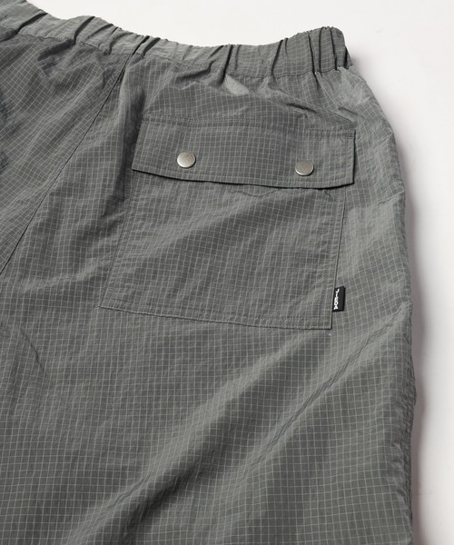 JIEDA（ジエダ）の「NYLON PARACHUTE PANTS（その他パンツ・メンズ・グレー/ブラック・1/2）」の11枚目の写真