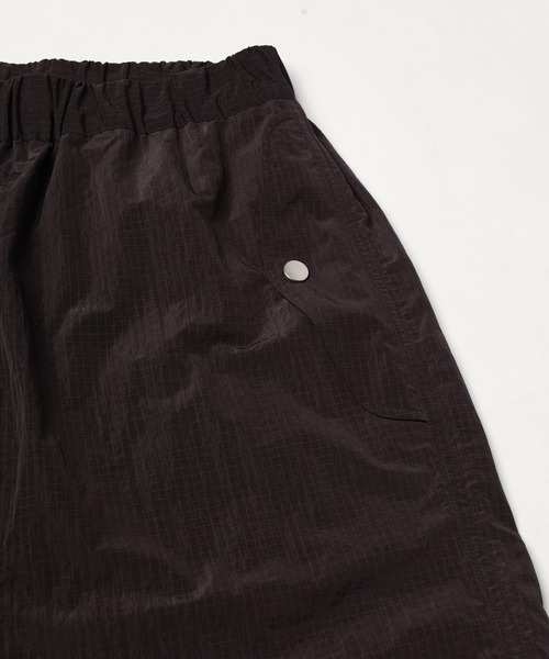 JIEDA（ジエダ）の「NYLON PARACHUTE PANTS（その他パンツ・メンズ・グレー/ブラック・1/2）」の9枚目の写真