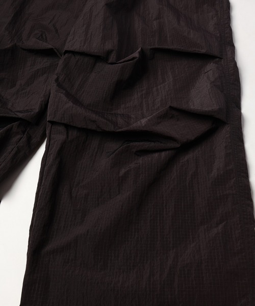 JIEDA（ジエダ）の「NYLON PARACHUTE PANTS（その他パンツ・メンズ・グレー/ブラック・1/2）」の8枚目の写真