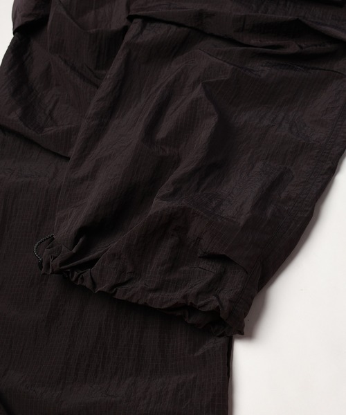 JIEDA（ジエダ）の「NYLON PARACHUTE PANTS（その他パンツ・メンズ・グレー/ブラック・1/2）」の5枚目の写真