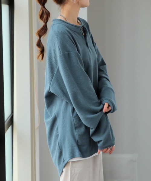 HUG.U(ハグユー)の「ゆったりカットソー(Tシャツ/カットソー・レディース・ブルー/チョコ/アイボリー/カーキ/ブラック・FREE)」の5枚目の写真