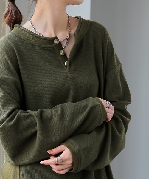 HUG.U(ハグユー)の「ゆったりカットソー(Tシャツ/カットソー・レディース・ブルー/チョコ/アイボリー/カーキ/ブラック・FREE)」の18枚目の写真
