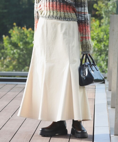 Ray BEAMS(レイビームス)の「コーデュロイ マーメイド スカート(スカート・レディース・オフホワイト/ブラウン系その他5/グリーン系その他2・0/1)」の8枚目の写真