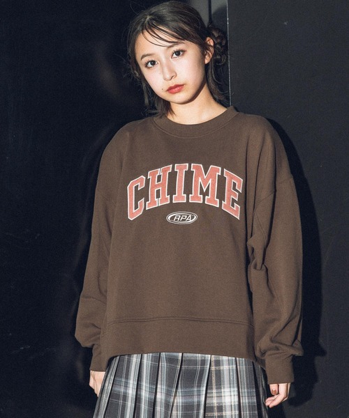 repipi armario(レピピ アルマリオ)の「ベロアワッペンスウェット(スウェット・キッズ・サックスブルー/アイボリー/イエロー/スミクロ/ブラウン/グレー/マスタード/ブルー/グレー系2/カーキ・LARGE/MEDIUM/SMALL)」の6枚目の写真