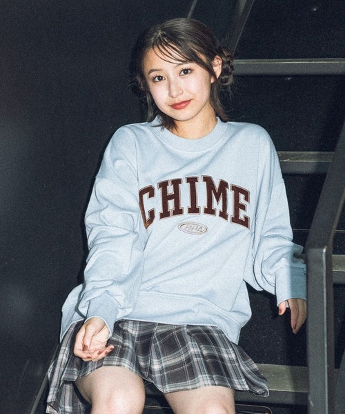 repipi armario(レピピ アルマリオ)の「ベロアワッペンスウェット(スウェット・キッズ・サックスブルー/アイボリー/イエロー/スミクロ/ブラウン/グレー/マスタード/ブルー/グレー系2/カーキ・LARGE/MEDIUM/SMALL)」の1枚目の写真