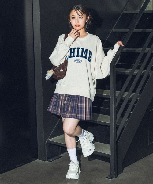 repipi armario(レピピ アルマリオ)の「ベロアワッペンスウェット(スウェット・キッズ・サックスブルー/アイボリー/イエロー/スミクロ/ブラウン/グレー/マスタード/ブルー/グレー系2/カーキ・LARGE/MEDIUM/SMALL)」の18枚目の写真