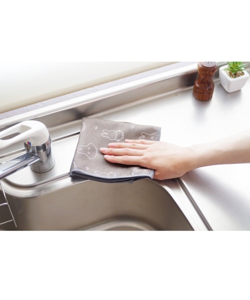 Miffy（ ミッフィー）の「ミッフィー マイクロファイバーふきん 3Pセット おばけごっこ OKTO（掃除グッズ・レディース・マルチ・FREE）」の4枚目の写真