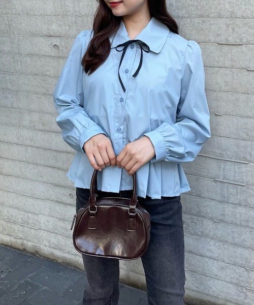 clear（クリア）の「配色リボン裾フリルブラウス [着回し力抜群 ガーリー]≪再入荷≫（シャツ/ブラウス・レディース・ベージュ/ブルーグレー/オフホワイト・F）」の4枚目の写真