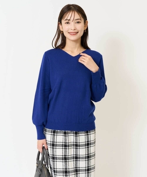 a.v.v（アーヴェヴェ）の「【洗える】Ｖネックパフスリーブニット/アンサンブル対応（ニット/セーター・レディース・ライトグレー/アイボリー/ブラック/ブルー/グレー/オレンジ/ミント/レッド/ネイビー・36/34/40/38/42）」の16枚目の写真