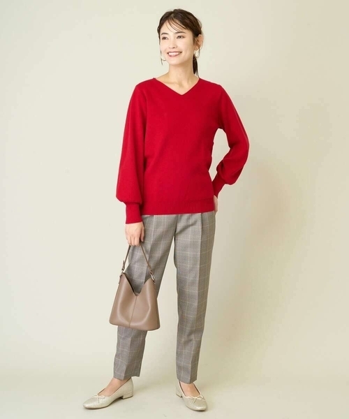 a.v.v（アーヴェヴェ）の「【洗える】Ｖネックパフスリーブニット/アンサンブル対応（ニット/セーター・レディース・ライトグレー/アイボリー/ブラック/ブルー/グレー/オレンジ/ミント/レッド/ネイビー・36/34/40/38/42）」の10枚目の写真