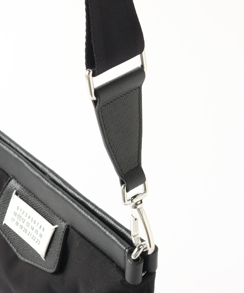 Maison Margiela（メゾンマルジェラ）の「Maison Margiela(メゾン マルジェラ) Glam Slam Sport Flat P　SB2WG0008/P1511（クラッチバッグ・メンズ・ブラック・FREE）」の6枚目の写真