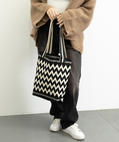 Miniministore(ミニミニストア)の「トートバッグ ニット編みバッグ 韓国風鞄(トートバッグ・レディース・ブラック系2/ブラック系4/ベージュ系3/ベージュ系4/ブラック系5/ブラック系6/ベージュ系1/ベージュ系2/ブラック系1/ブラック系3・FREE)」の13枚目の写真
