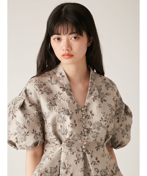 LILY BROWN(リリーブラウン)の「ヴィンテージローズジャガードドレス(ワンピース・レディース・ライム/グレイッシュベージュ・1/0)」の6枚目の写真
