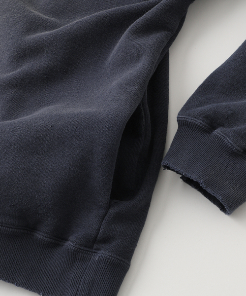 DAIRIKU（ダイリク）の「【DAIRIKU / ダイリク】Waterproof Sunburn Sweater（スウェット・メンズ・カーキ/ネイビー・MEDIUM）」の8枚目の写真