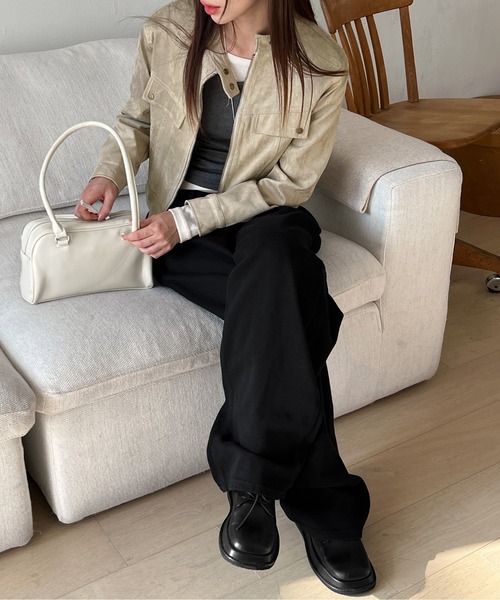 by muni:r（バイ ムニール）の「レザースクエアボストンショルダーバッグ（ショルダーバッグ・レディース・ブラウン/アイボリー/ブラック・ONE SIZE）」の5枚目の写真