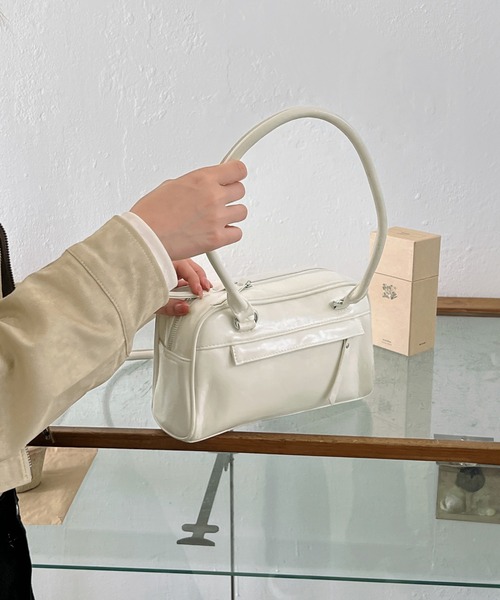 by muni:r（バイ ムニール）の「レザースクエアボストンショルダーバッグ（ショルダーバッグ・レディース・ブラウン/アイボリー/ブラック・ONE SIZE）」の9枚目の写真