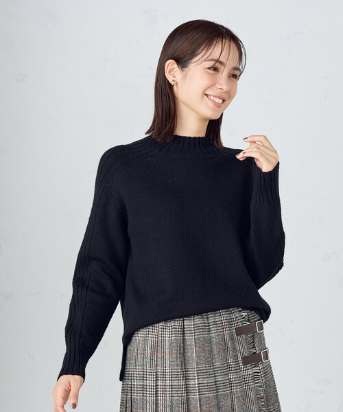 COMME CA ISM（コムサイズム）の「【ウォッシャブル】日本の色　ハイネックニット（ニット/セーター・レディース・オフホワイト/グレー/ブラック/イエロー×グリーン/サックスブルー・MEDIUM/LARGE）」の2枚目の写真