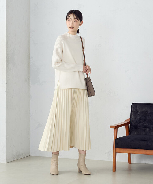 COMME CA ISM（コムサイズム）の「【ウォッシャブル】日本の色　ハイネックニット（ニット/セーター・レディース・オフホワイト/グレー/ブラック/イエロー×グリーン/サックスブルー・MEDIUM/LARGE）」の11枚目の写真