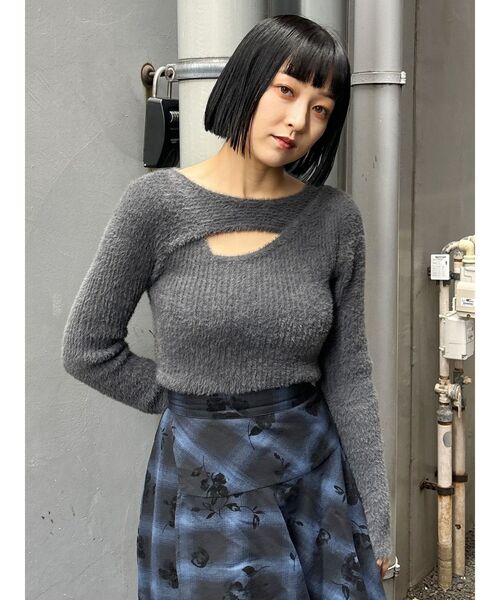 MURUA(ムルーア)の「シャギーアシメクロスニット(ニット/セーター・レディース・アイボリー/グレー/レッド/ブルー・FREE)」の20枚目の写真