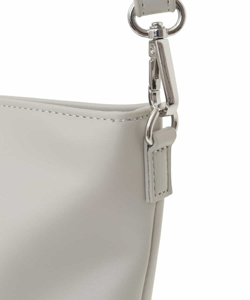 a.v.v（アーヴェヴェ）の「ショルダーバッグ【ドコデモBAGシリーズ】（ショルダーバッグ・メンズ・ブラック/アイボリー/ネイビー/ライトグレー・46）」の8枚目の写真