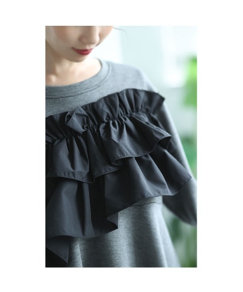 Sawa a la mode(サワアラモード)の「フリルドッキングペプラムトップス(Tシャツ/カットソー・レディース・ブラック/グレー・FREE)」の9枚目の写真