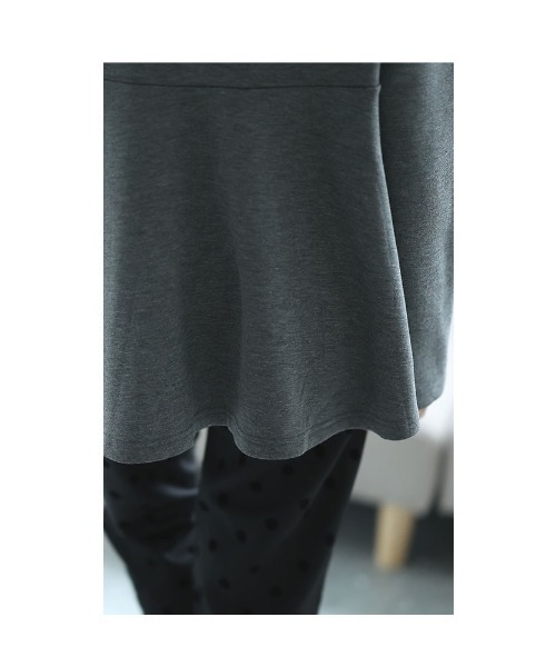 Sawa a la mode(サワアラモード)の「フリルドッキングペプラムトップス(Tシャツ/カットソー・レディース・ブラック/グレー・FREE)」の10枚目の写真