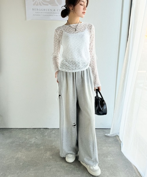 mily bilet（ミウィビレット）の「【mily bilet】甘さと品を一枚に。視線集まるシアージャガード総レースサイドサテンリボントップス（長袖）（Tシャツ/カットソー・レディース・ブラック/ホワイト/ライトグレー/ベージュ・MEDIUM/LARGE/X-LARGE/SMALL）」の18枚目の写真