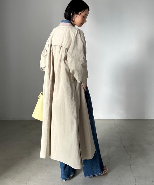 Doux archives（ドゥアルシーヴ）の「【名品】バックギャザーロングMA-1（その他アウター・レディース・グレイッシュベージュ/カーキ/モカ/ブラック/ブルー/ブラウン・FREE）」の4枚目の写真