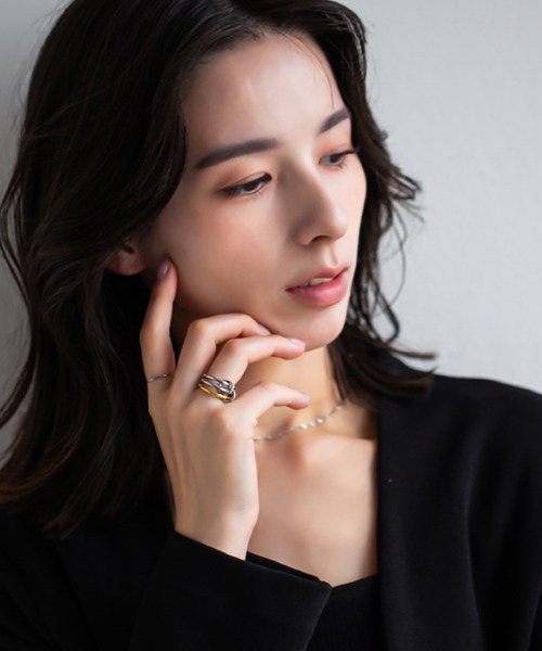 kirakiraShop(キラキラショップ)の「3連 バイカラー コネクテッド リング(リング・レディース・シルバー・6号/7号/8号)」の9枚目の写真