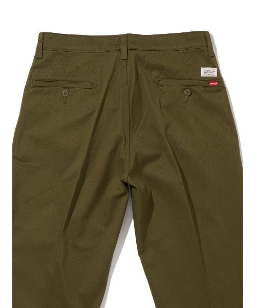 Levi's(リーバイス)の「Levi's/リーバイス STA PREST ワイドレッグ クロップ カーキ DARK OLIVE(チノパンツ・メンズ・グリーン・34inch/31inch/32inch/33inch)」の7枚目の写真