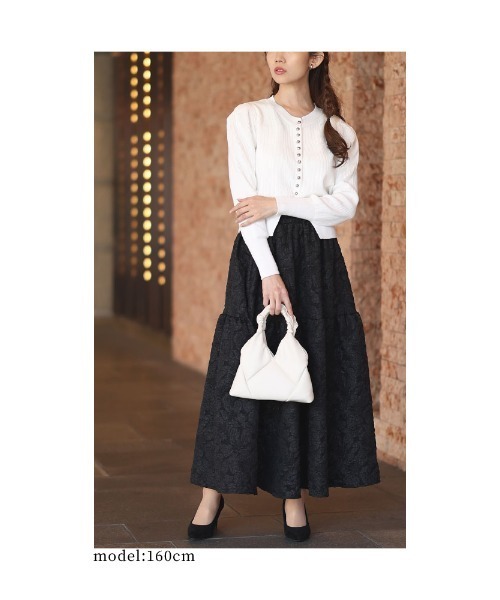 Sawa a la mode(サワアラモード)の「カーディガンと花柄ジャガードスカートのセットアップ(ワンピース・レディース・ホワイト/ブラック・FREE)」の7枚目の写真