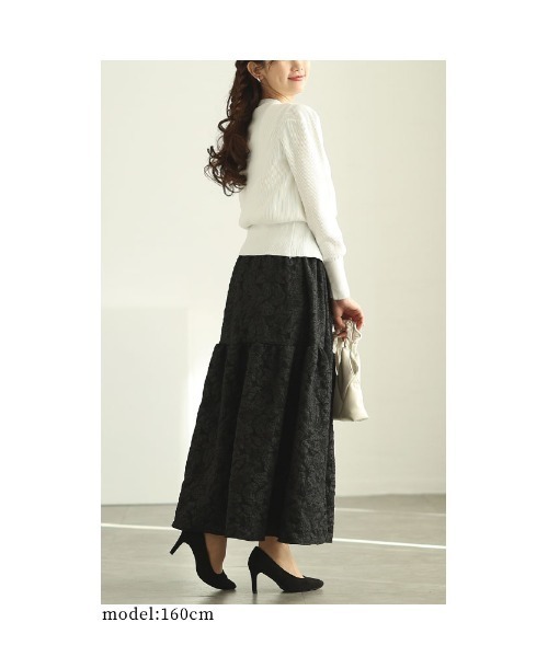 Sawa a la mode(サワアラモード)の「カーディガンと花柄ジャガードスカートのセットアップ(ワンピース・レディース・ホワイト/ブラック・FREE)」の11枚目の写真