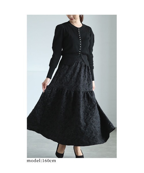 Sawa a la mode(サワアラモード)の「カーディガンと花柄ジャガードスカートのセットアップ(ワンピース・レディース・ホワイト/ブラック・FREE)」の15枚目の写真