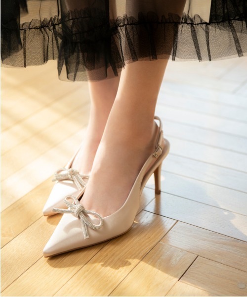 R&E（アールアンドイー）の「【R&E】ビジューリボンバックストラップヒールパンプス（パンプス・レディース・ピンクベージュ/ブラック・22cm/24.5cm/24cm/23.5cm/23cm/22.5cm）」の15枚目の写真