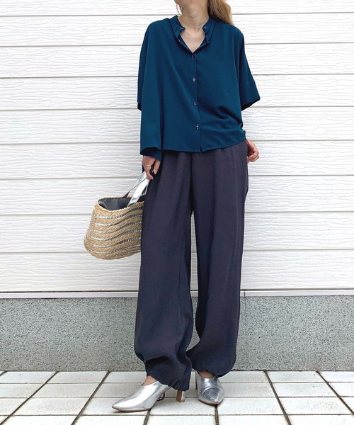 Q(キュー)の「BOXシルエット5分袖シャツ(シャツ/ブラウス・レディース・ブラック/ホワイト/モスグリーン・MEDIUM)」の9枚目の写真