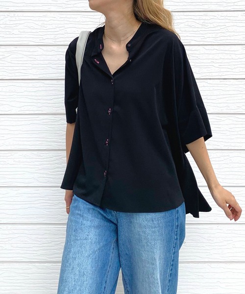 Q(キュー)の「BOXシルエット5分袖シャツ(シャツ/ブラウス・レディース・ブラック/ホワイト/モスグリーン・MEDIUM)」の15枚目の写真