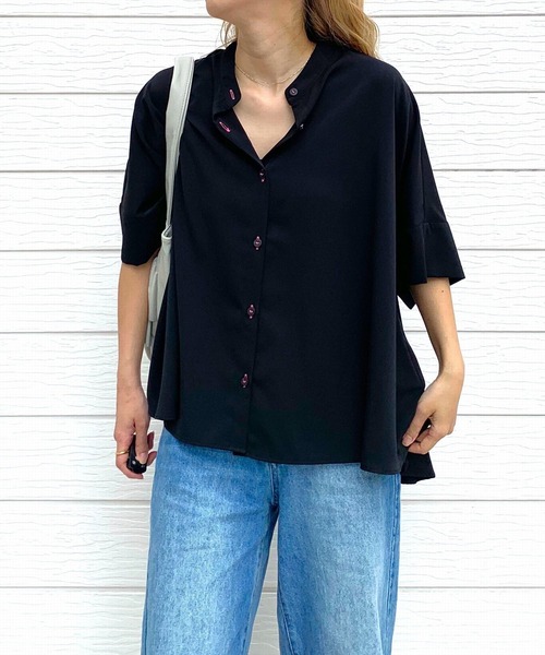 Q(キュー)の「BOXシルエット5分袖シャツ(シャツ/ブラウス・レディース・ブラック/ホワイト/モスグリーン・MEDIUM)」の16枚目の写真