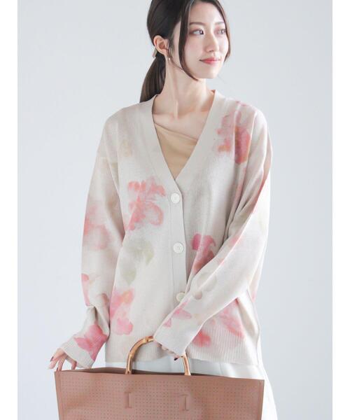 Te chichi（テチチ）の「フラワープリントカーディガン《2025spring catalog item》（カーディガン/ボレロ・レディース・オフホワイト/ベージュ・F）」の7枚目の写真