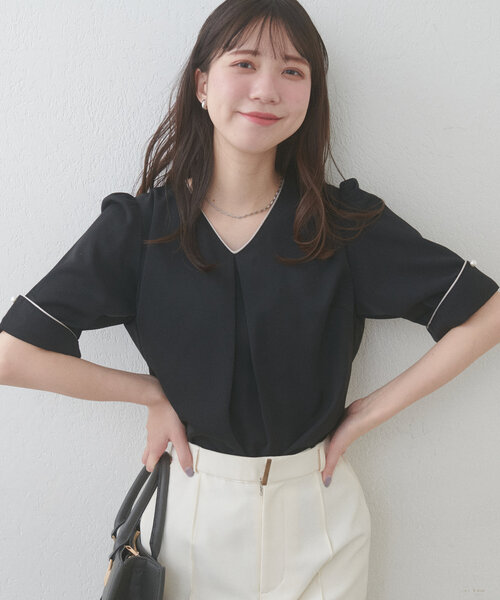 natural couture(ナチュラルクチュール)の「【WEB限定】osono三角カフス配色Vネックブラウス(シャツ/ブラウス・レディース・オフホワイト/ブラック/サックスブルー/ネイビー/ドット/イエロー/ラベンダー・FREE)」の13枚目の写真