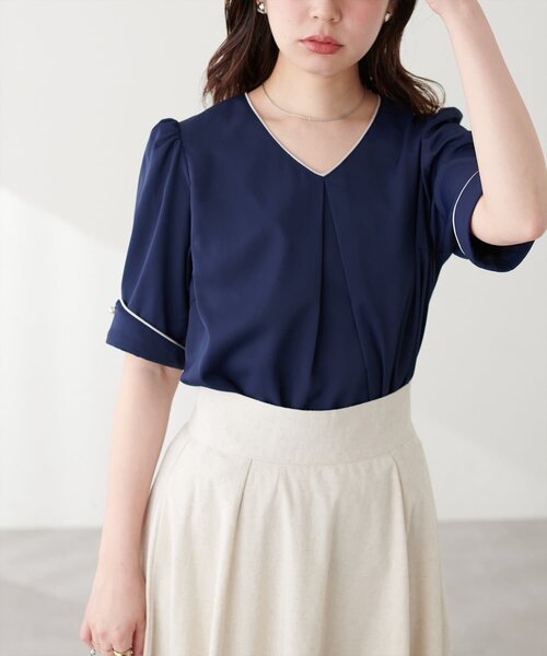 natural couture(ナチュラルクチュール)の「【WEB限定】osono三角カフス配色Vネックブラウス(シャツ/ブラウス・レディース・オフホワイト/ブラック/サックスブルー/ネイビー/ドット/イエロー/ラベンダー・FREE)」の15枚目の写真