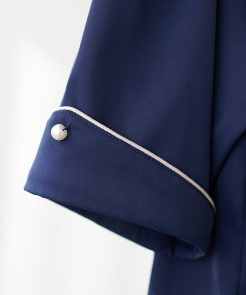 natural couture(ナチュラルクチュール)の「【WEB限定】osono三角カフス配色Vネックブラウス(シャツ/ブラウス・レディース・オフホワイト/ブラック/サックスブルー/ネイビー/ドット/イエロー/ラベンダー・FREE)」の19枚目の写真