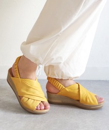 BUENO（ブエノ）の「BUENO/ブエノ 厚底クロスサンダル【U5700】（サンダル）」