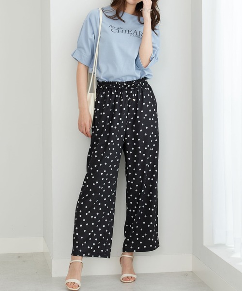 BELLUNA PLUS（ベルーナ）の「汗ジミ対策！袖タック使いロゴプルオーバー（Tシャツ/カットソー・レディース・ブラック/オフホワイト/ブルー/ベージュ・MEDIUM/LARGE/X-LARGE）」の7枚目の写真