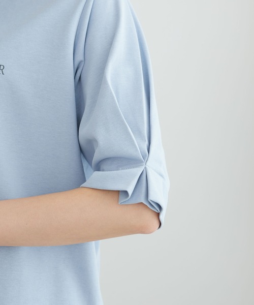 BELLUNA PLUS（ベルーナ）の「汗ジミ対策！袖タック使いロゴプルオーバー（Tシャツ/カットソー・レディース・ブラック/オフホワイト/ブルー/ベージュ・MEDIUM/LARGE/X-LARGE）」の12枚目の写真