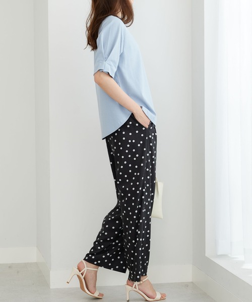 BELLUNA PLUS（ベルーナ）の「汗ジミ対策！袖タック使いロゴプルオーバー（Tシャツ/カットソー・レディース・ブラック/オフホワイト/ブルー/ベージュ・MEDIUM/LARGE/X-LARGE）」の10枚目の写真