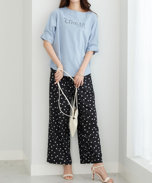 BELLUNA PLUS（ベルーナ）の「汗ジミ対策！袖タック使いロゴプルオーバー（Tシャツ/カットソー・レディース・ブラック/オフホワイト/ブルー/ベージュ・MEDIUM/LARGE/X-LARGE）」の9枚目の写真