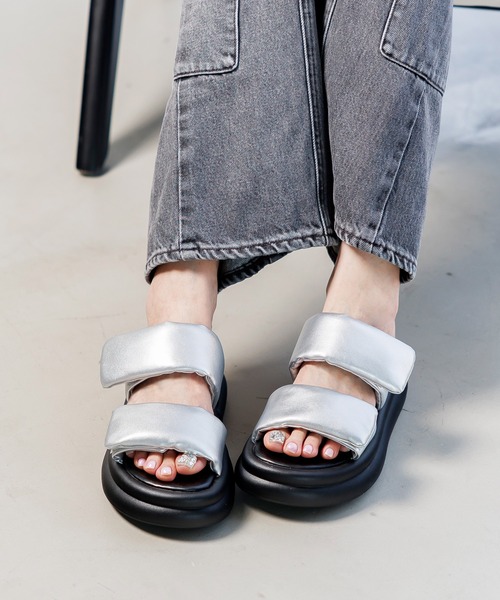 attagirl(アタガール)の「パデットベルトミュールサンダル(サンダル・レディース・アイボリー/ブラック/シルバー・S/M/L/LL)」の7枚目の写真