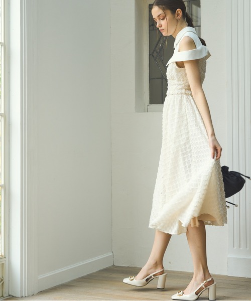 ERADIE(エラディエ)の「Double collar off-shoulder one-piece ダブルカラーオフショルワンピース(ワンピース・レディース・ホワイト/ブラック・FREE)」の9枚目の写真