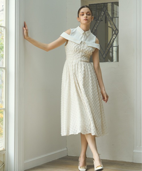 ERADIE(エラディエ)の「Double collar off-shoulder one-piece ダブルカラーオフショルワンピース(ワンピース・レディース・ホワイト/ブラック・FREE)」の5枚目の写真